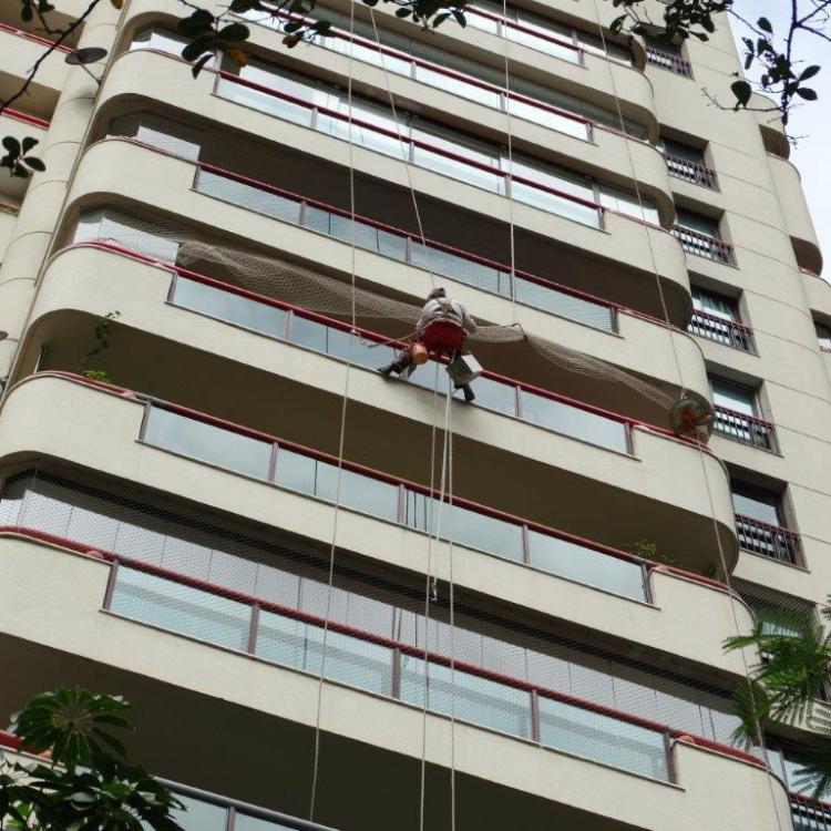 Ed. Seridó – Lavagem das Fachadas e pintura do guarda corpo (Rua Seridó)