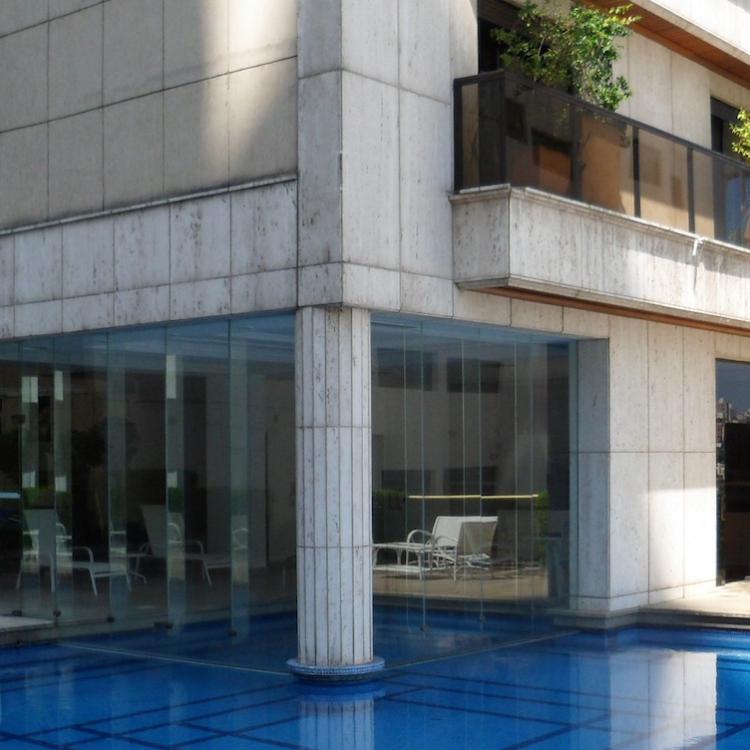 Ed. La Maison – Tratamento das Fachadas em Mármore Travertino Romano Bruto (Rua Ceara)