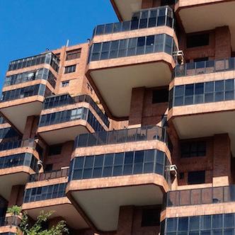 Ed. Plaza D’oro – Lavagem das Fachadas e reposição de Cerâmicas (Morumbi)